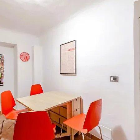 Guesthost - Cozy Retreat Near Historic Center Appartamento Genova