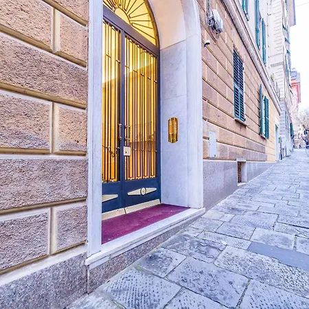 Guesthost - Cozy Retreat Near Historic Center