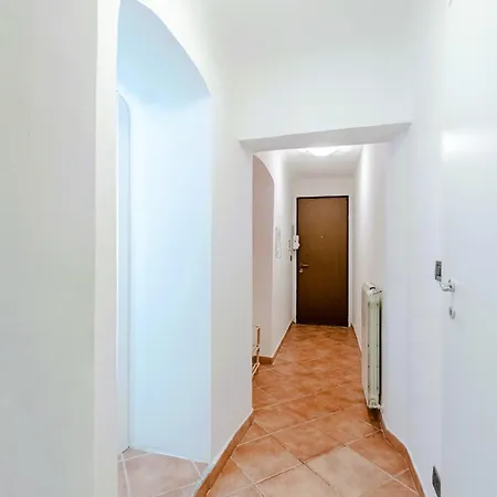 Lägenhet Guesthost - Cozy Retreat Near Historic Center
