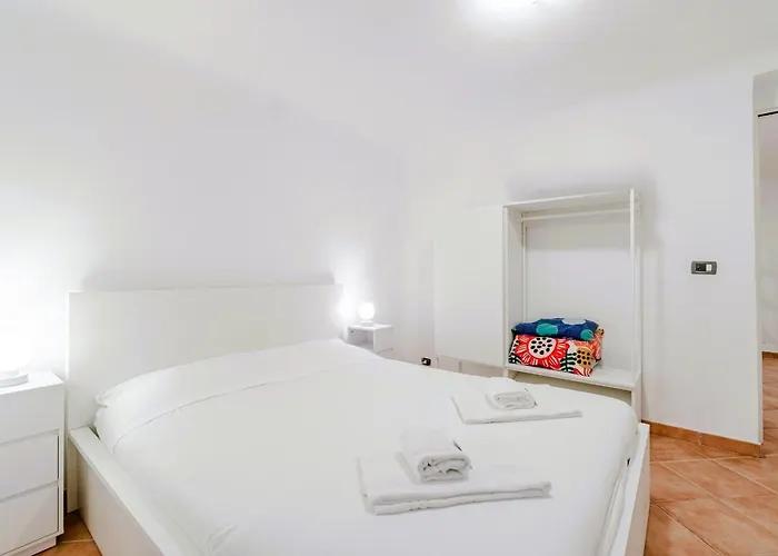 Lägenhet Guesthost - Cozy Retreat Near Historic Center